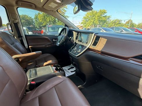 Used 2020 Toyota Sienna Limited Premium AWD/4WD image 12