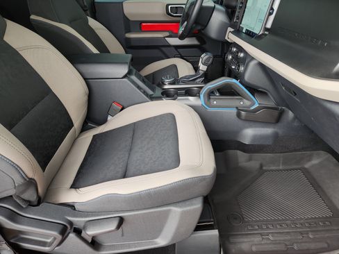 Used 2023 Ford Bronco Wildtrak AWD/4WD image 16