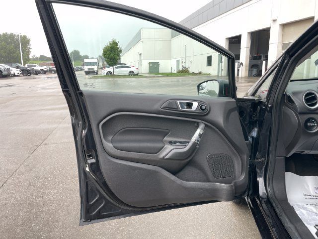 Used 2015 Ford Fiesta SE FWD image 20