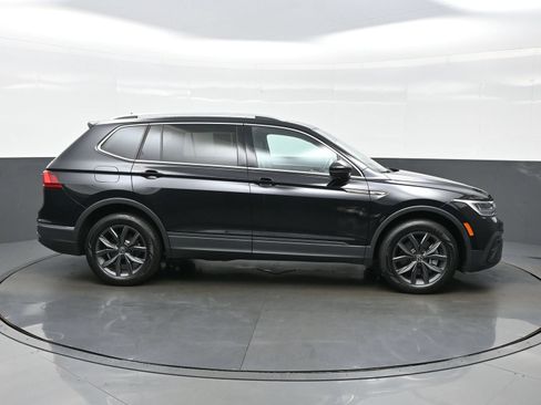 Used 2022 Volkswagen Tiguan SE AWD/4WD image 7