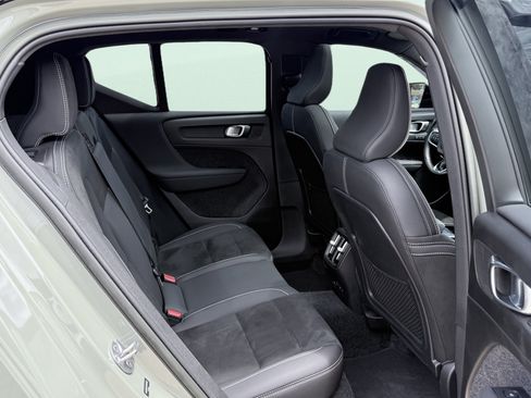 Used 2023 Volvo XC40 Recharge Ultimate AWD/4WD image 37