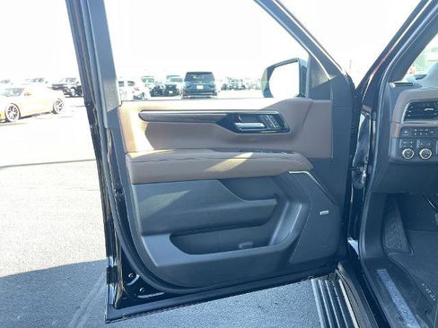 New 2026 Chevrolet Suburban High Country AWD/4WD image 21