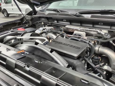 New 2025 GMC Sierra 2500 SLT w/ SLT Premium Package image 31