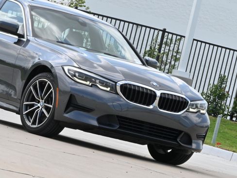 Used 2020 BMW 330i xDrive Sedan w/ Premium Package AWD/4WD image 38