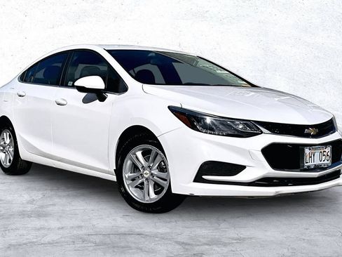 Used 2018 Chevrolet Cruze LT w/ LT Fleet Convenience Package FWD image 11