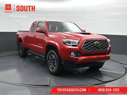 Used 2022 Toyota Tacoma TRD Sport AWD/4WD image 4