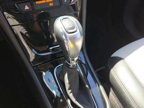 Used 2020 Buick Encore Preferred w/ Safety Package FWD image 18