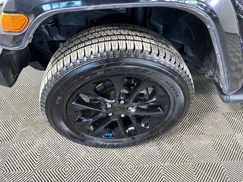 Used 2023 Jeep Wrangler Unlimited Sahara w/ Cold Weather Group image 9