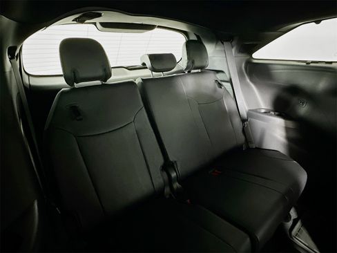 Used 2025 Toyota Sienna Limited image 30