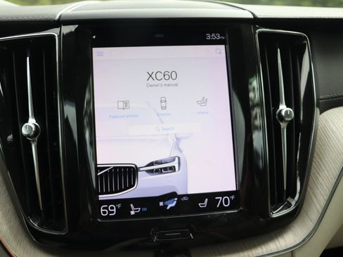 Used 2021 Volvo XC60 T8 Inscription w/ Protection Package Premier AWD/4WD image 34