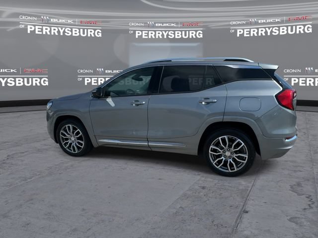 Used 2023 GMC Terrain Denali w/ Denali Premium Package AWD/4WD image 5
