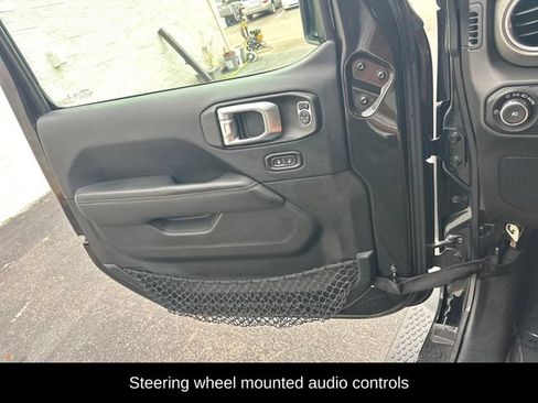 Used 2018 Jeep Wrangler Unlimited Sahara AWD/4WD image 19