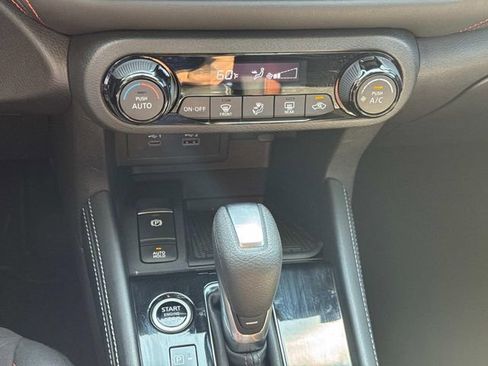 Certified 2024 Nissan Kicks SR image 33