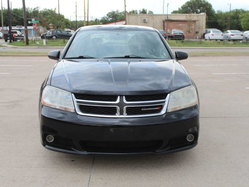 Used 2011 Dodge Avenger Lux FWD image 2