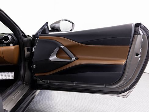 Certified 2022 Ferrari 812 GTS image 17