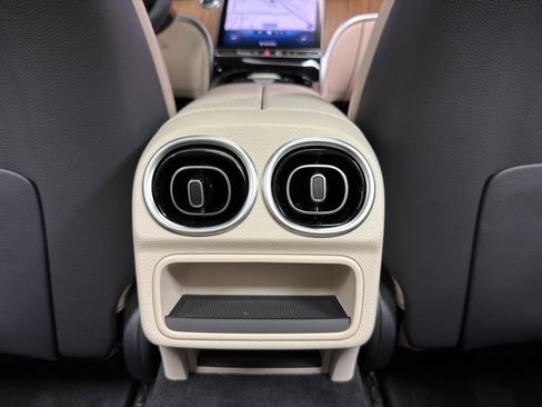 Used 2022 Mercedes-Benz C 300 4MATIC Sedan w/ Pinnacle Trim Package image 28