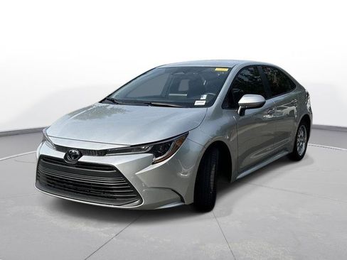 Certified 2025 Toyota Corolla LE FWD image 2