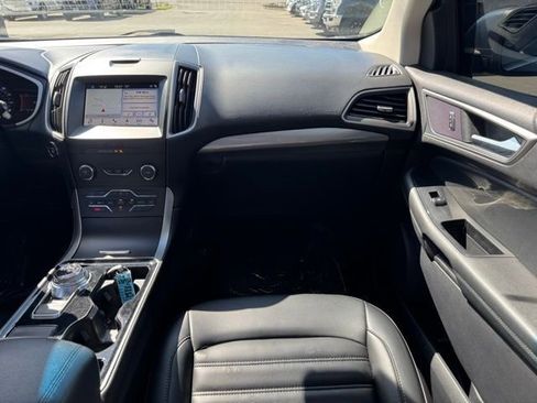 Certified 2019 Ford Edge SEL w/ Equipment Group 201A AWD/4WD image 18