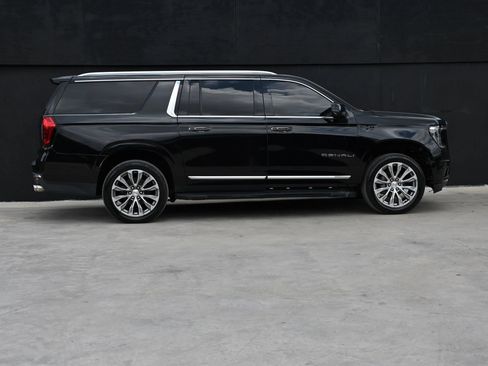 Used 2021 GMC Yukon XL Denali w/ Advanced Technology Package RWD image 5