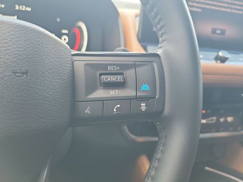 Used 2025 Nissan Rogue Platinum w/ Platinum Premium Package FWD image 20