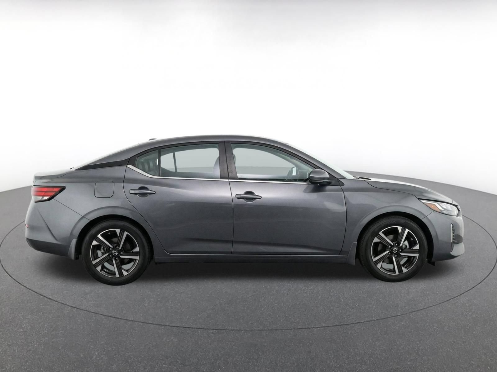 Used 2025 Nissan Sentra SV FWD image 9