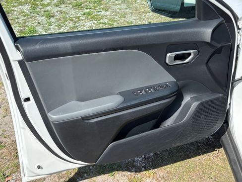 Used 2025 Kia K4 LXS image 18