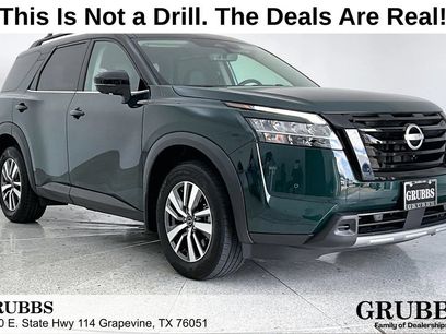 Used 2024 Nissan Pathfinder SL w/ Black Appearance Package