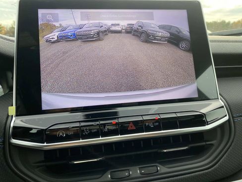 New 2026 Jeep Compass Limited image 9