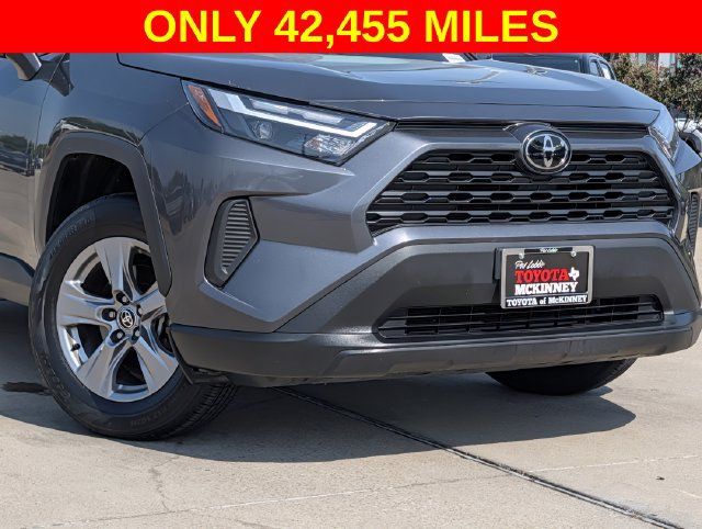 Used 2025 Toyota RAV4 XLE FWD image 3