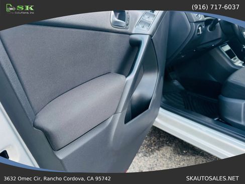 Used 2013 Volkswagen Tiguan S image 29