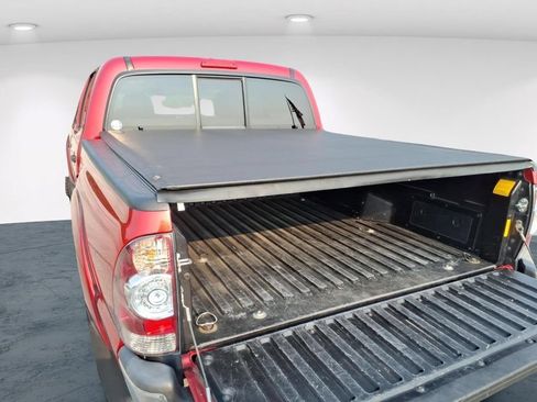 Used 2015 Toyota Tacoma PreRunner w/ SR5 Package RWD image 8