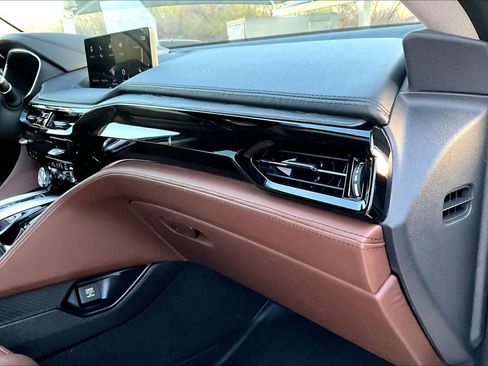 Used 2023 Acura MDX SH-AWD w/ Advance Package image 19