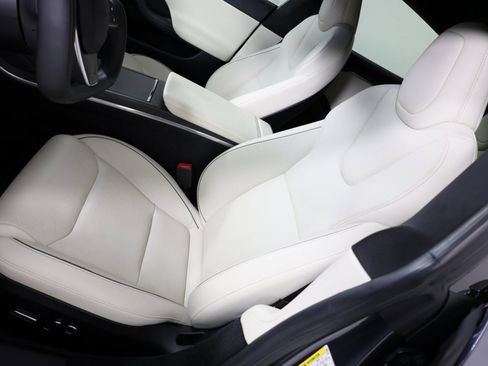 Used 2022 Tesla Model S Plaid image 10