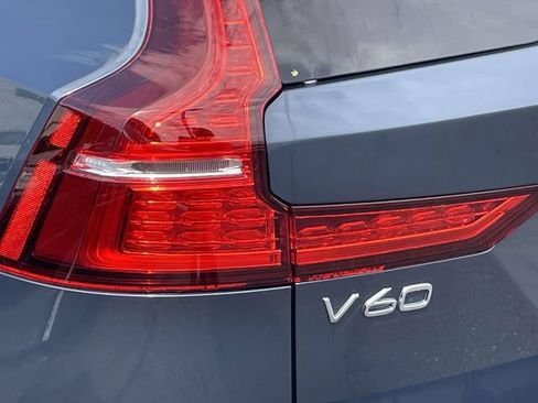 Used 2024 Volvo V60 B5 Cross Country Ultimate w/ Climate Package AWD/4WD image 8