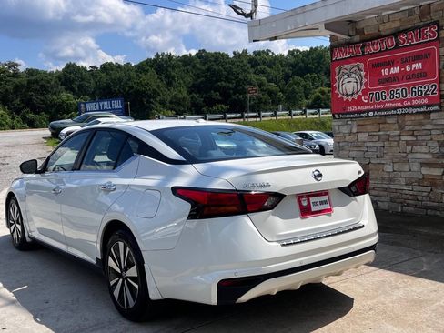Used 2021 Nissan Altima 2.5 SV FWD image 4