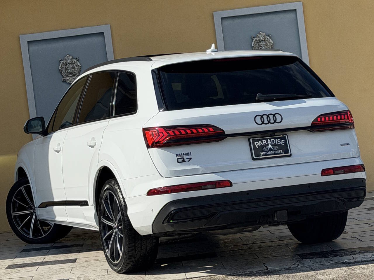 Used 2023 Audi Q7 3.0T Premium Plus w/ Premium Plus Package AWD/4WD image 6