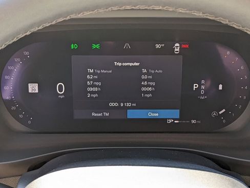 Certified 2024 Volvo XC40 B5 Ultimate w/ Climate Package AWD/4WD image 15