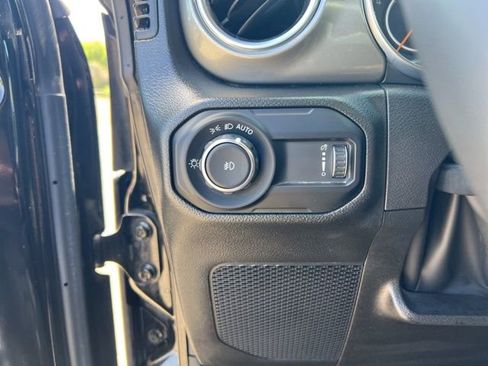 Used 2023 Jeep Wrangler Sahara image 18