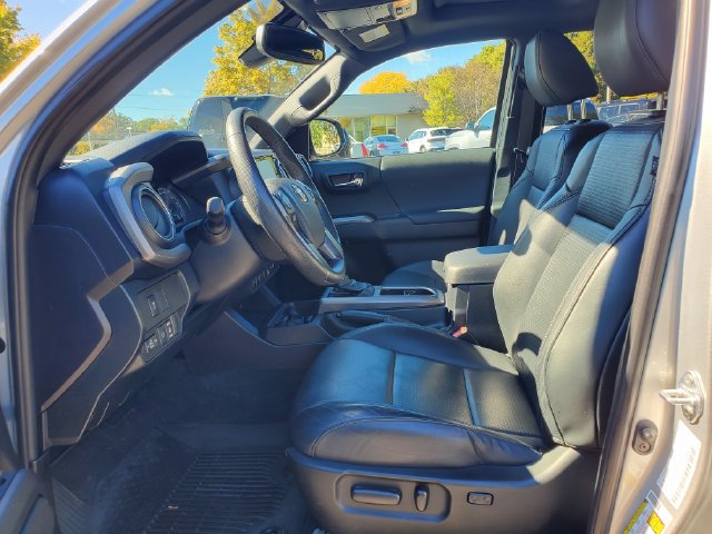 Certified 2023 Toyota Tacoma TRD Sport w/ TRD Premium Sport Package AWD/4WD image 17
