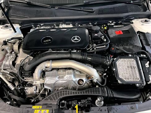 Used 2025 Mercedes-Benz CLA 250 4MATIC image 27