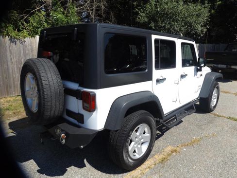 Used 2017 Jeep Wrangler Unlimited Sport w/ Quick Order Package 24S AWD/4WD image 5