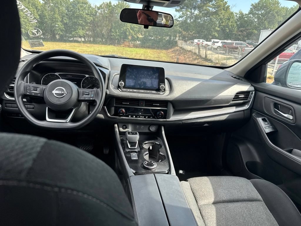 Used 2024 Nissan Rogue SV AWD/4WD image 3