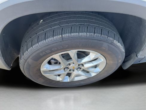 Used 2023 Chevrolet Traverse LS AWD/4WD image 29