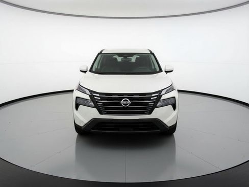 Used 2025 Nissan Rogue SV FWD image 2