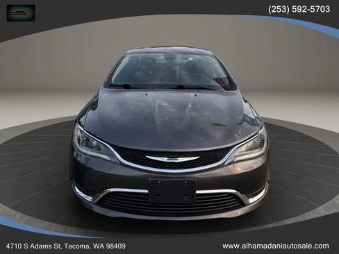 Used 2015 Chrysler 200 Limited w/ Convenience Group image 2