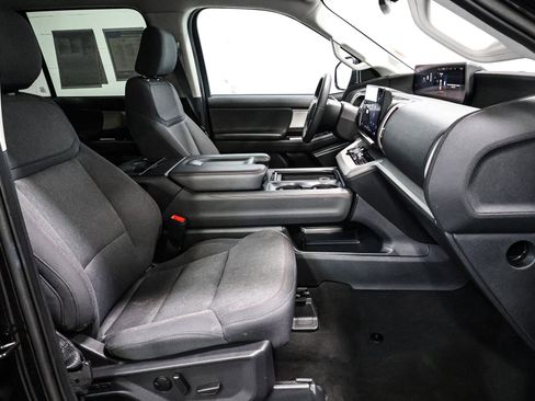 Certified 2025 Ford Expedition Active image 22