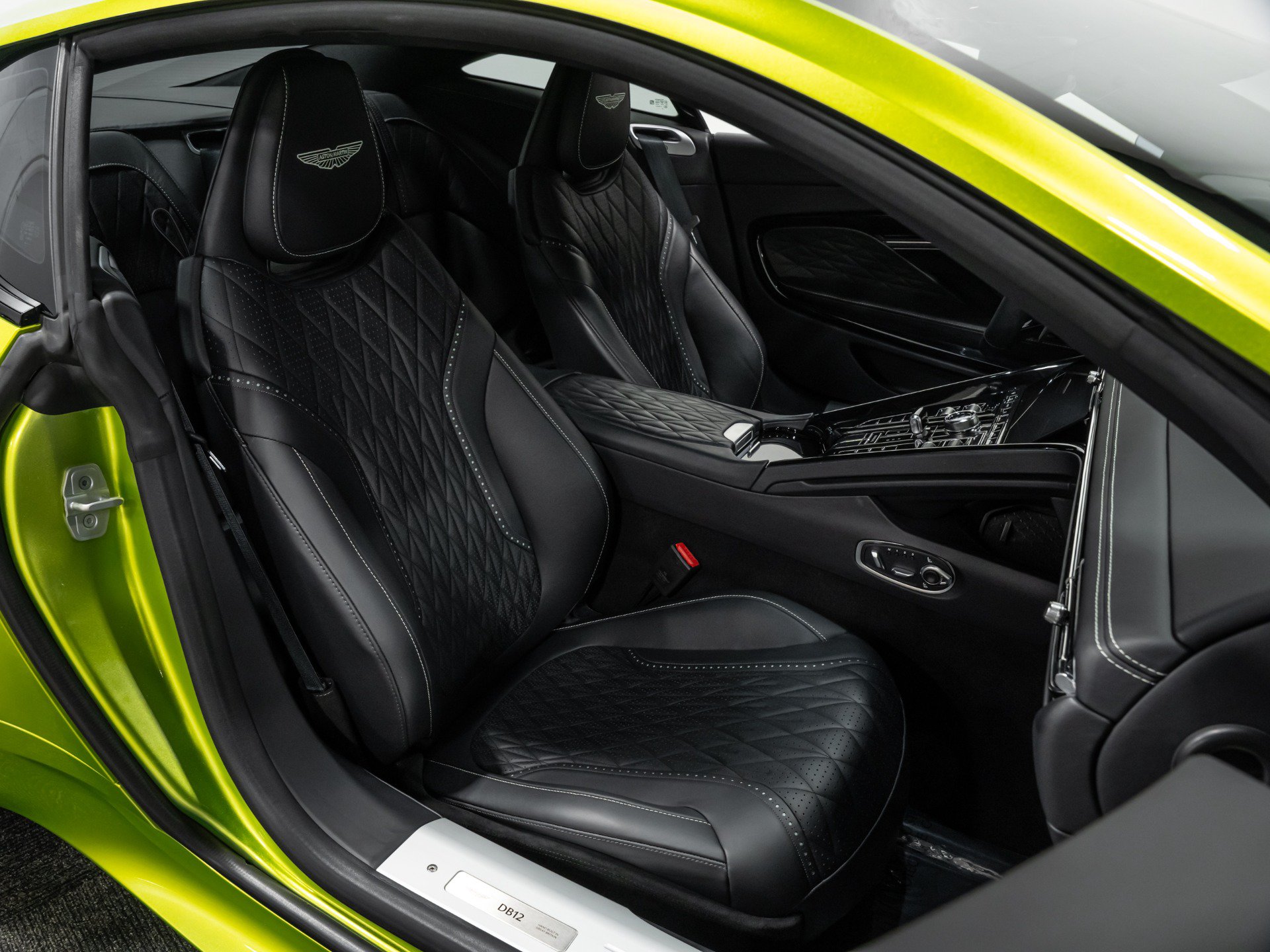 Used 2024 Aston Martin DB12 Coupe RWD image 65