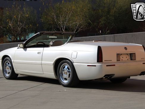 Used 2002 Cadillac Eldorado Touring w/ Preffered Equipment Group image 16