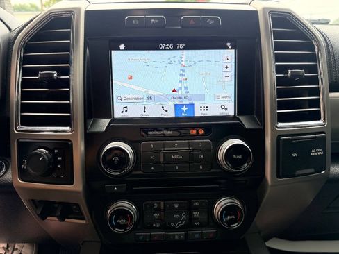 Used 2017 Ford F250 Platinum w/ FX4 Off-Road Package AWD/4WD image 25