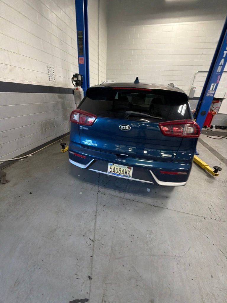 Used 2019 Kia Niro Touring FWD image 4